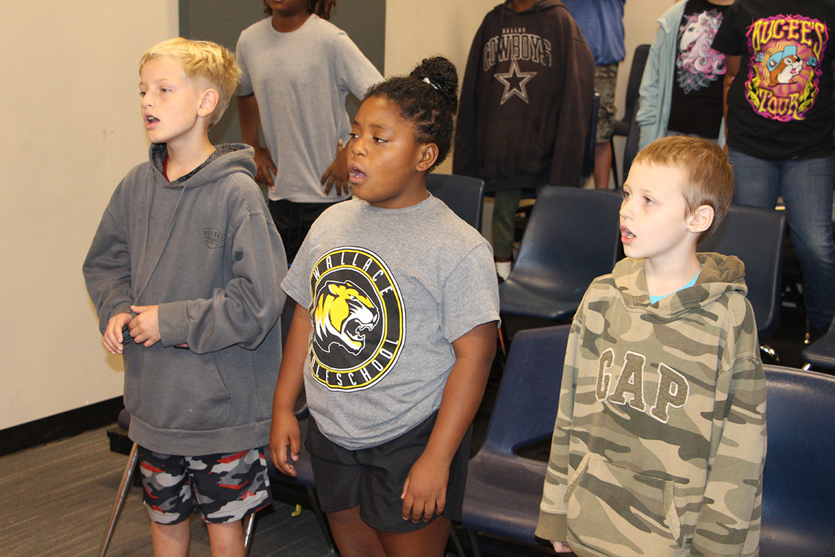Wallace 5th Graders Try On Electives For Size P E Wallace Middle School Wallace 5th Graders Try On Electives For Size P E Wallace Middle School